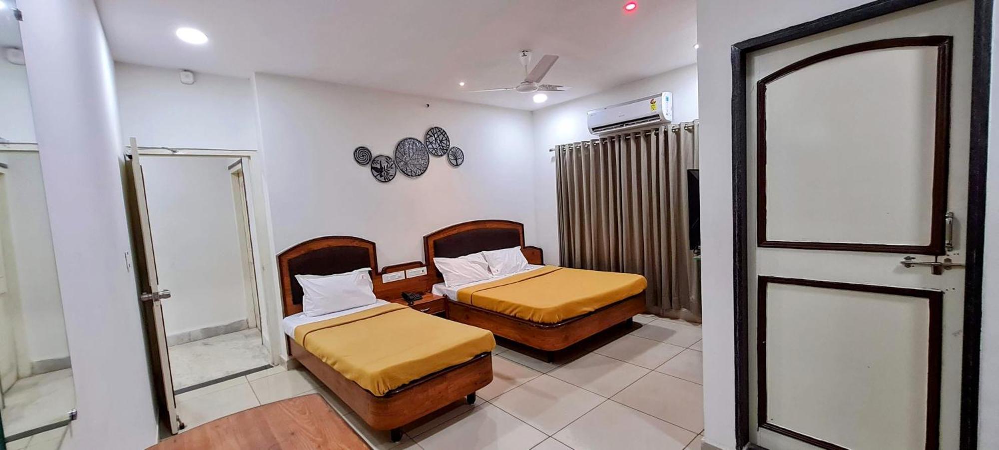 Hotel Tirth Ankleshwar Exterior foto